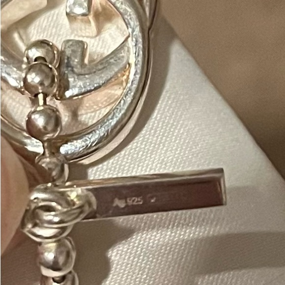 GUCCI Brit Toggle Logo Sterling Silver Necklace - Picture 4 of 5